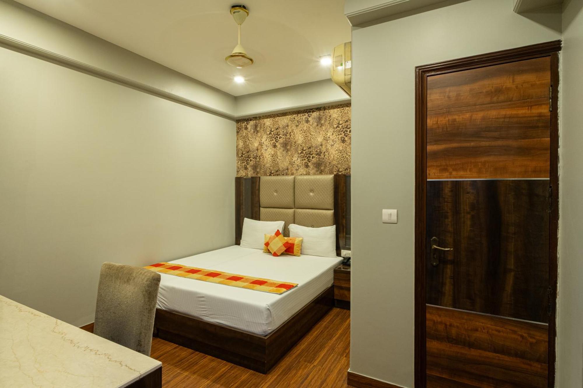 Hotel Sunstar Grand Delhi  Exterior foto